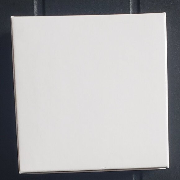 Anuja Tolia Gold Tone Crystal Stones Ring NEW with tags and Gift Box - Picture 6 of 6